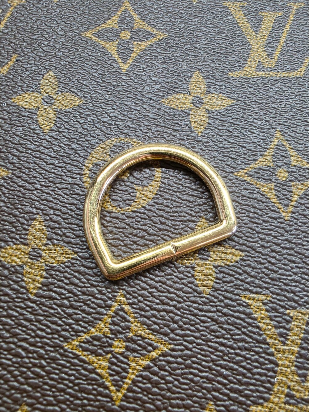 Louis Vuitton Gold D-Ring Hardwear..x1